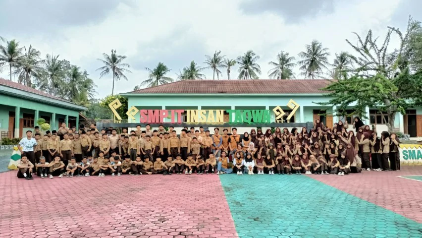 Aksi Peduli Lingkungan di SMP IT Insan Taqwa